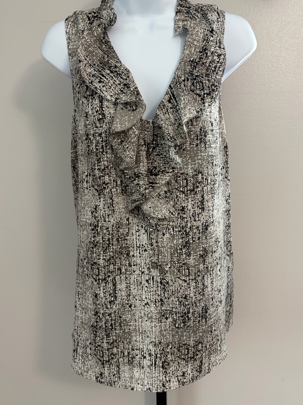 Mossimo Textured Look Ruffle Neck Sleeveless Top - Gray & Black - Picture 16 of 16